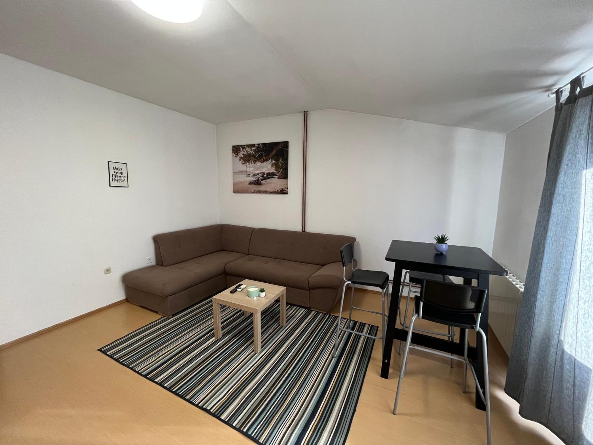 זאגרב Apartmani Vacanza מראה חיצוני תמונה