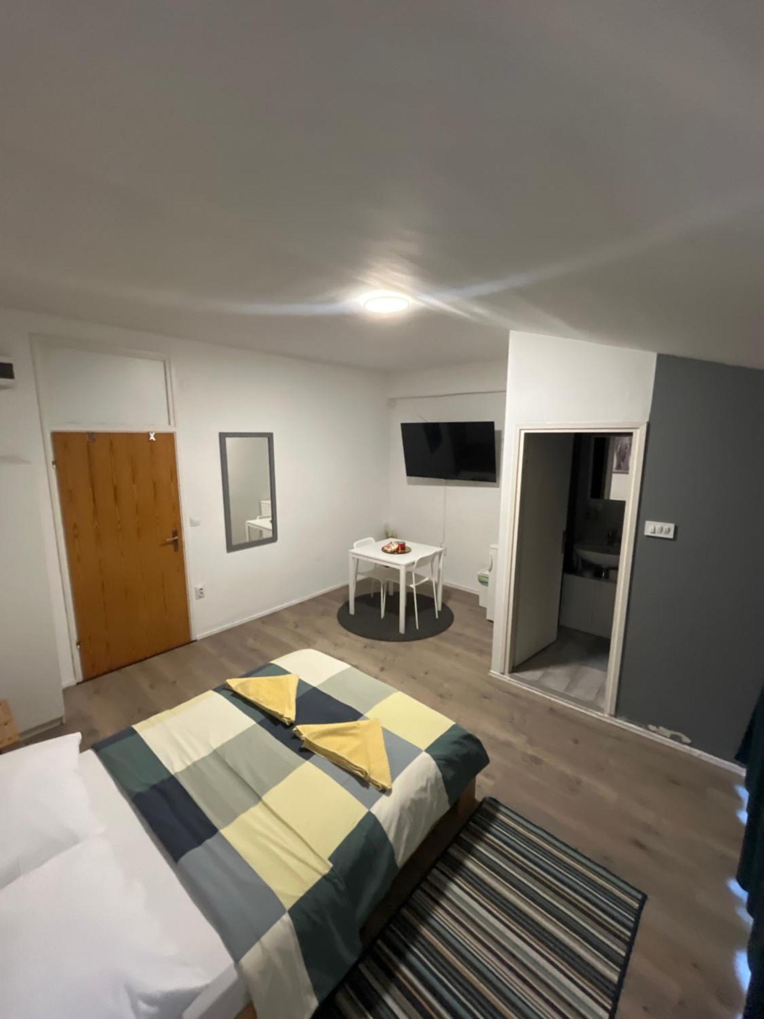 זאגרב Apartmani Vacanza מראה חיצוני תמונה