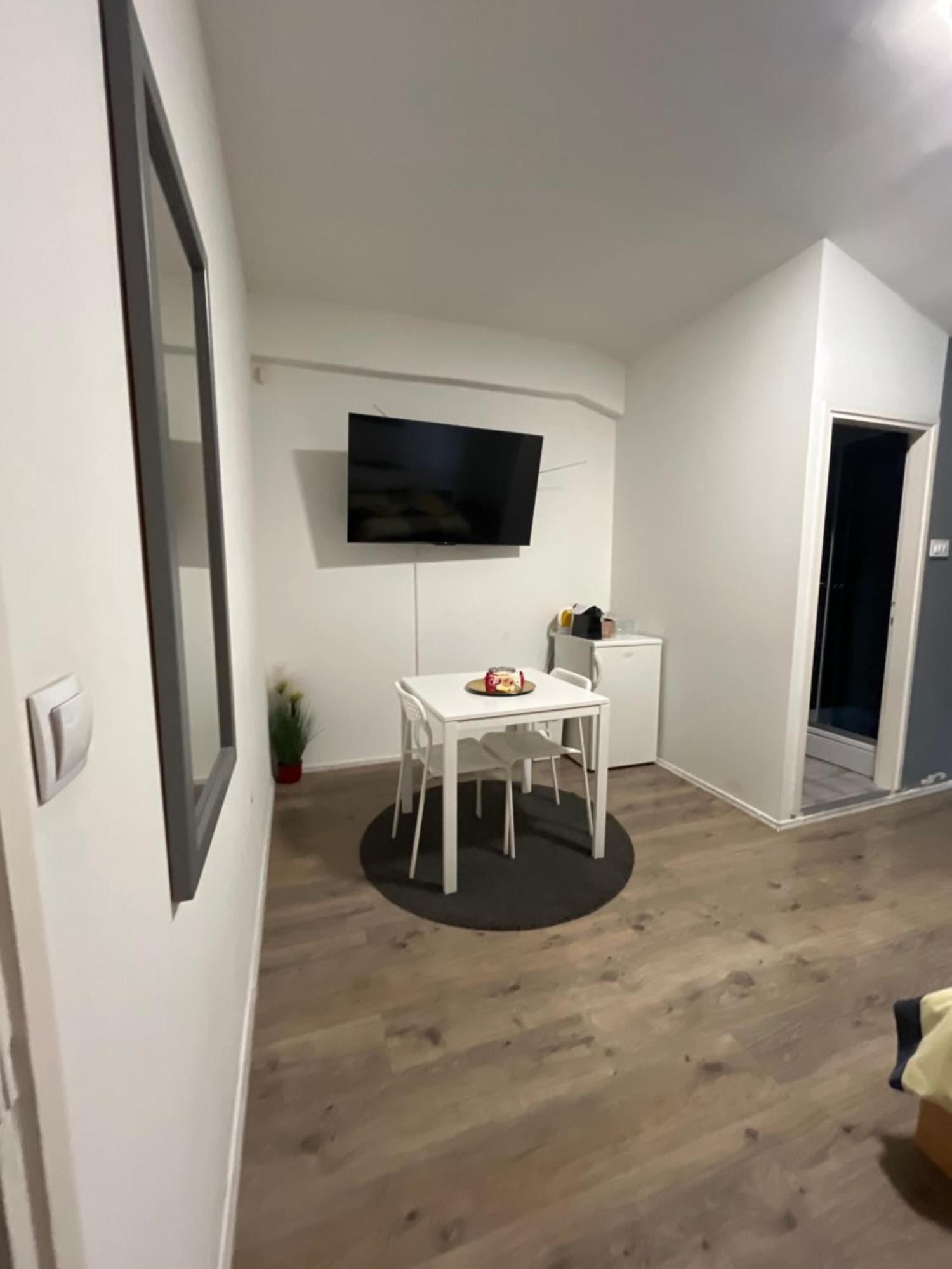 זאגרב Apartmani Vacanza מראה חיצוני תמונה